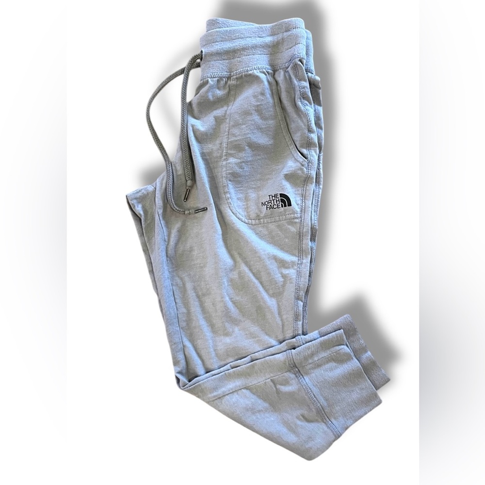 THE NORTH FACE WOMEN'S BELOW THE KNEE JOGGERS TNF HEATHER GRAY SIZE SMALL